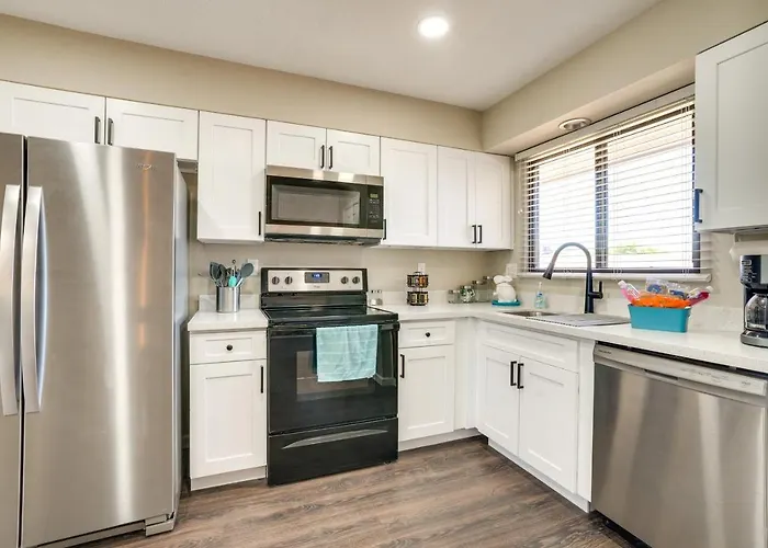 Holiday home Golfer's Oasis! 55+ Sun West Retreat W/ Pool Sun City West