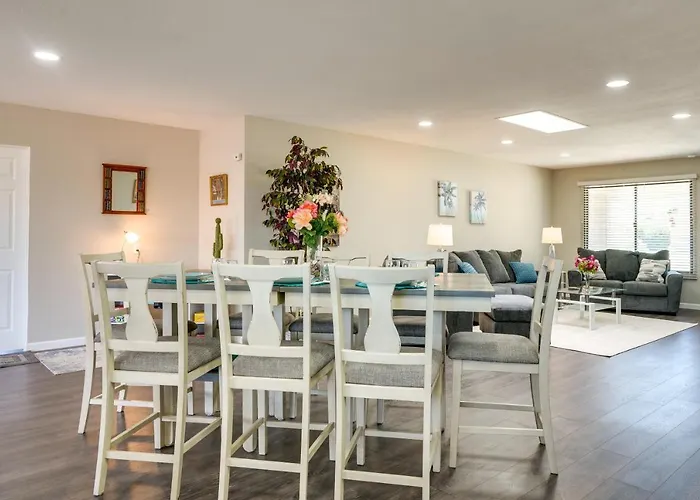 Golfer's Oasis! 55+ Sun West Retreat W/ Pool Sun City West