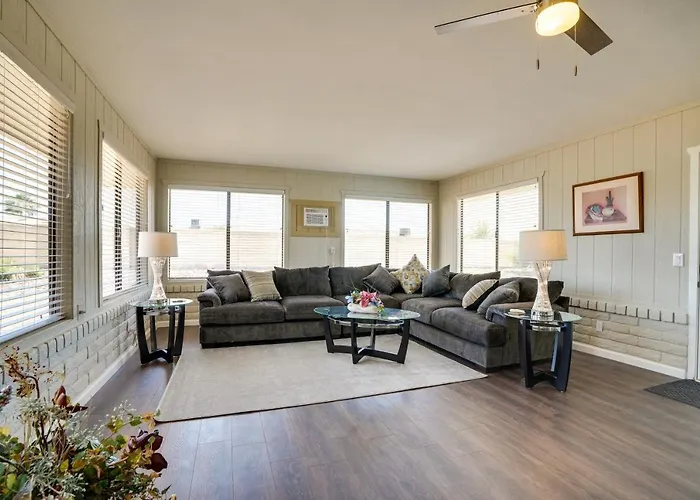 Golfer's Oasis! 55+ Sun West Retreat W/ Pool Holiday home Sun City West