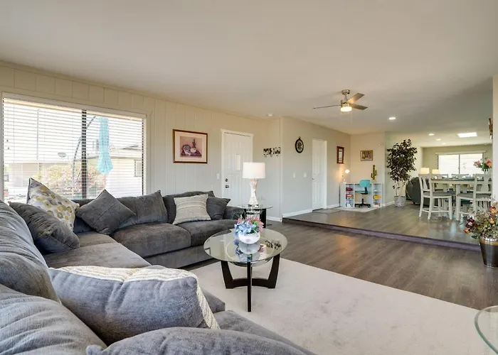Golfer's Oasis! 55+ Sun West Retreat W/ Pool
