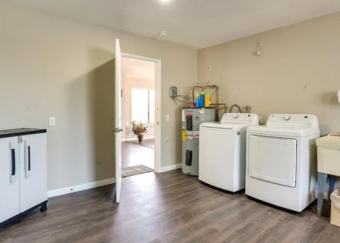 Golfer's Oasis! 55+ Sun West Retreat W/ Pool *
