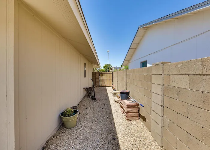 Golfer's Oasis! 55+ Sun West Retreat W/ Pool Holiday home *