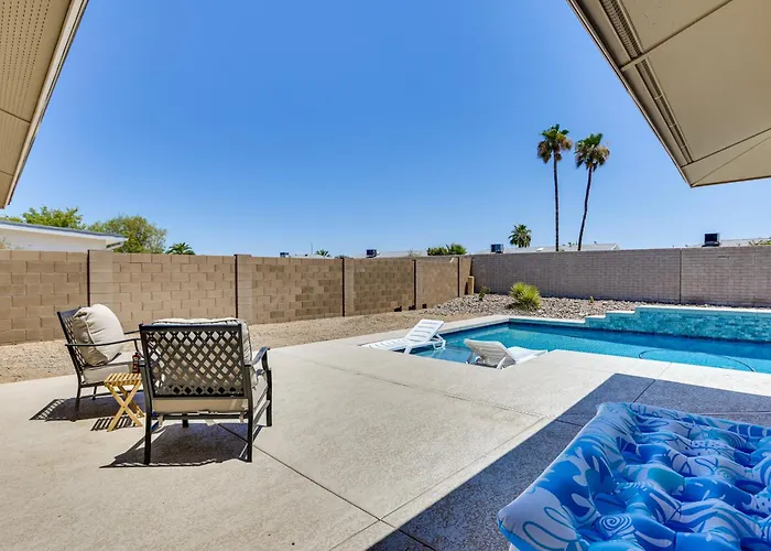 Golfer's Oasis! 55+ Sun West Retreat W/ Pool Holiday home