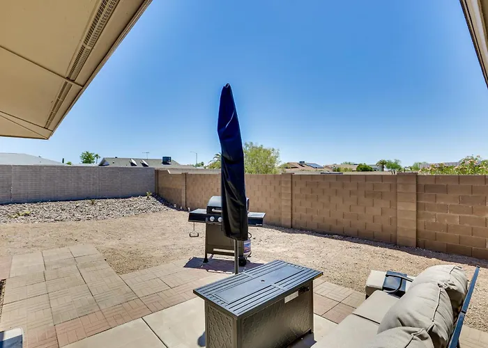 Golfer's Oasis! 55+ Sun West Retreat W/ Pool Sun City West